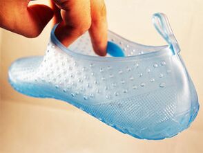 Individual shoes for public places to avoid the appearance of plantar warts